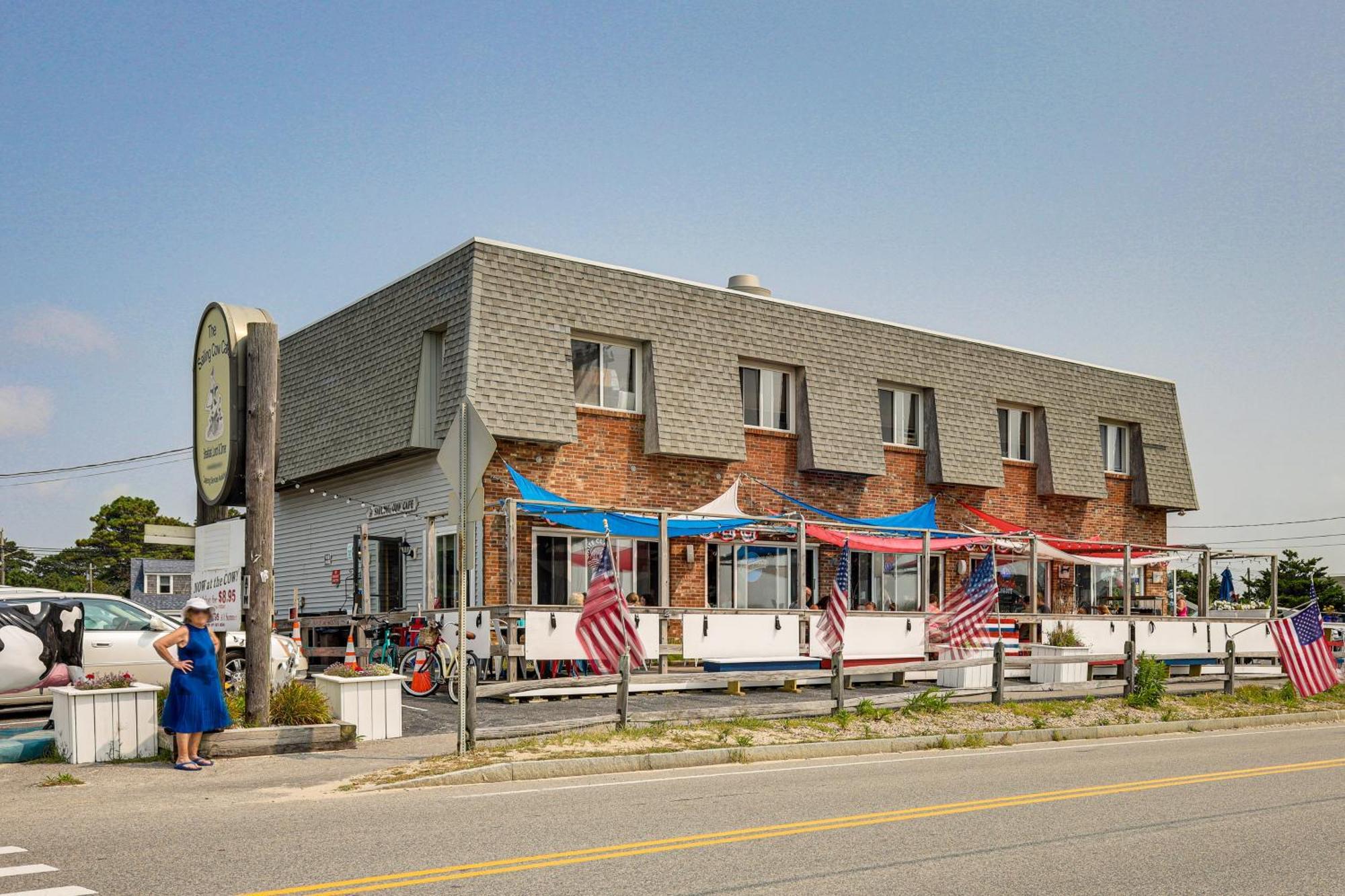 Beachfront Dennis Condo At The Sailing Cow Cafe Екстериор снимка